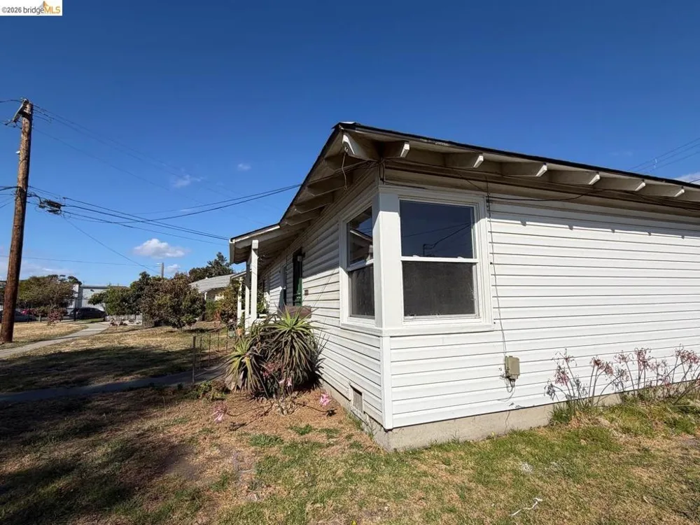 274 Collins Richmond, CA 94801