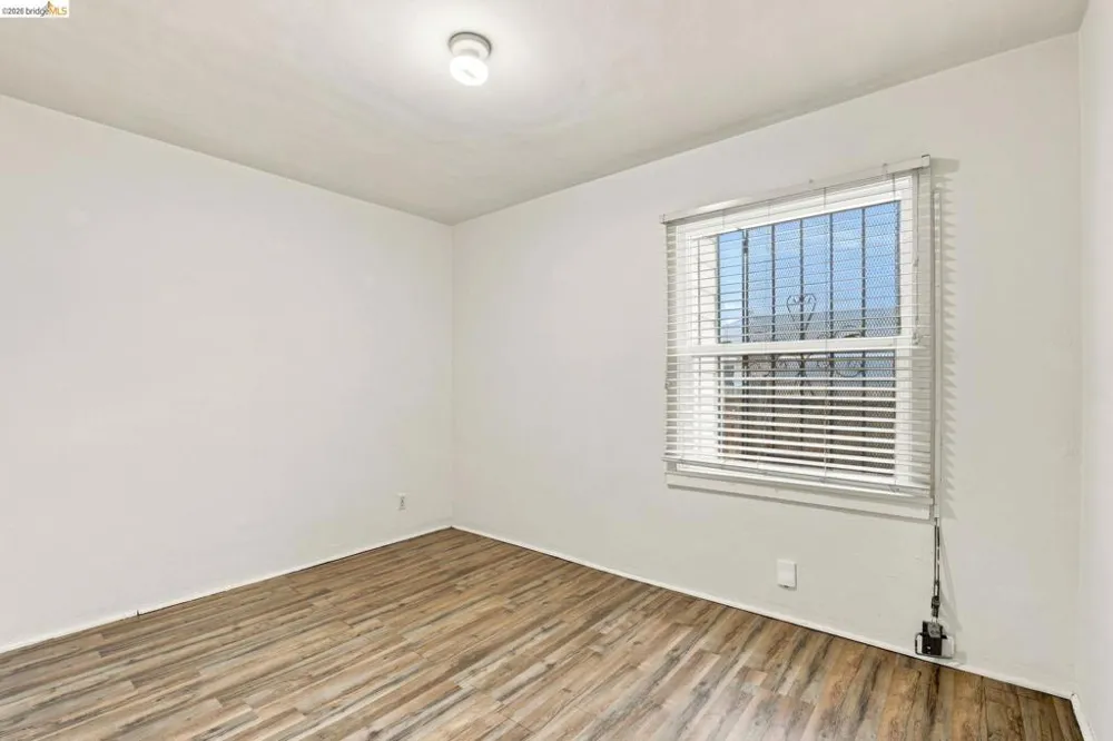 274 Collins Richmond, CA 94801