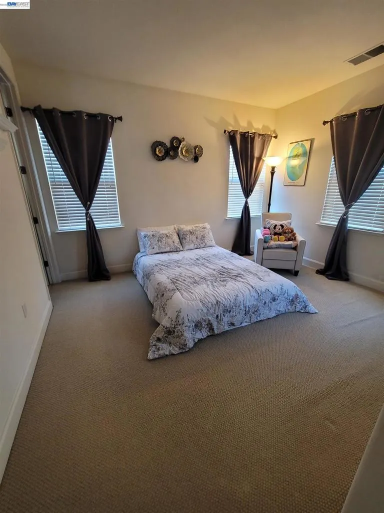 1250 W Lagoon Rd Pleasanton, CA 94566