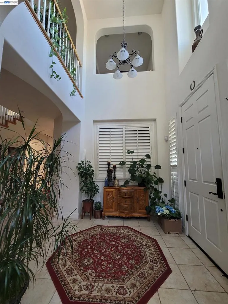 1250 W Lagoon Rd Pleasanton, CA 94566