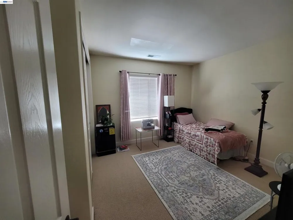 1250 W Lagoon Rd Pleasanton, CA 94566