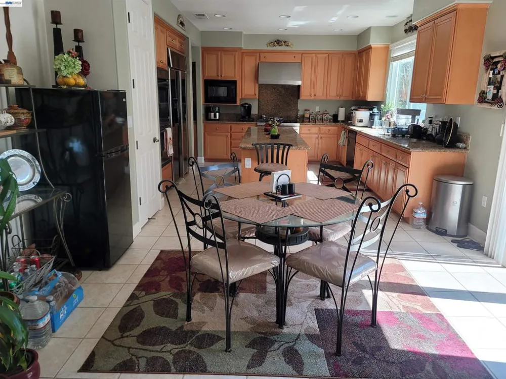 1250 W Lagoon Rd Pleasanton, CA 94566
