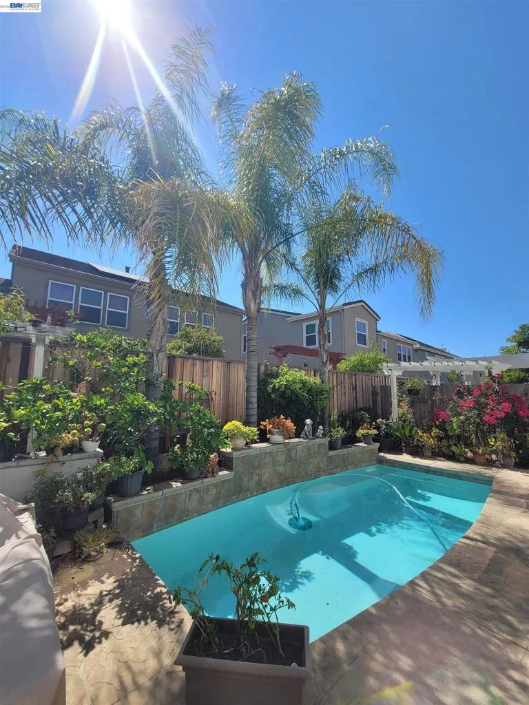 1250 W Lagoon Rd Pleasanton, CA 94566