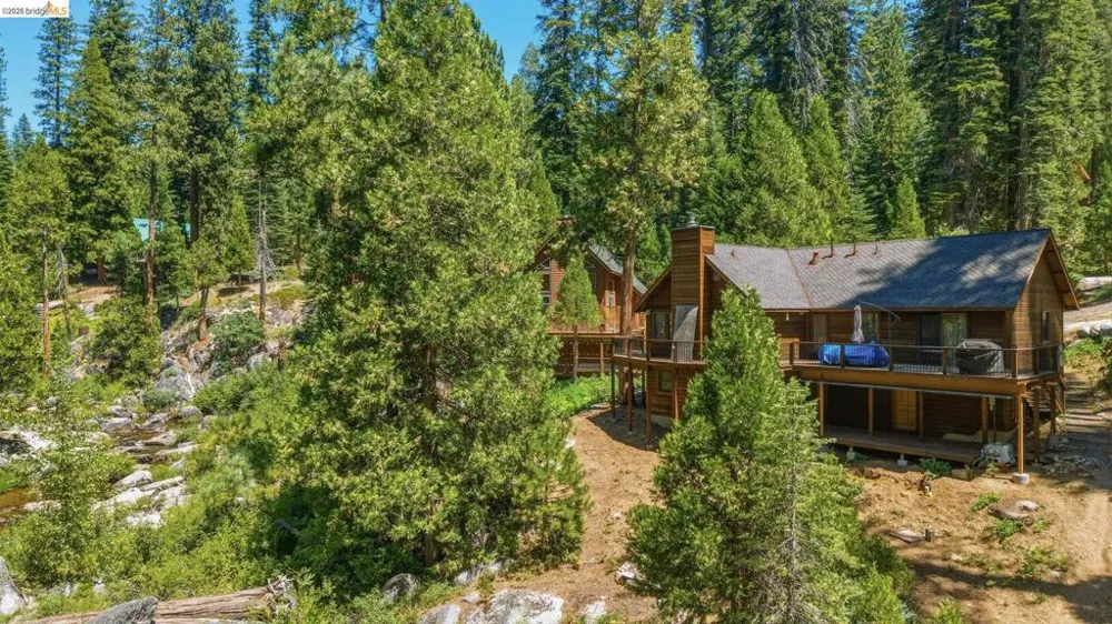 31500 Old Strawberry Rd Strawberry, CA 95364