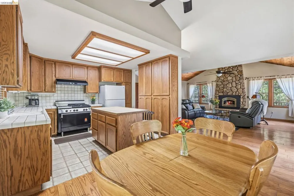 31500 Old Strawberry Rd Strawberry, CA 95364