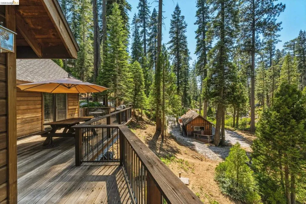 31500 Old Strawberry Rd Strawberry, CA 95364
