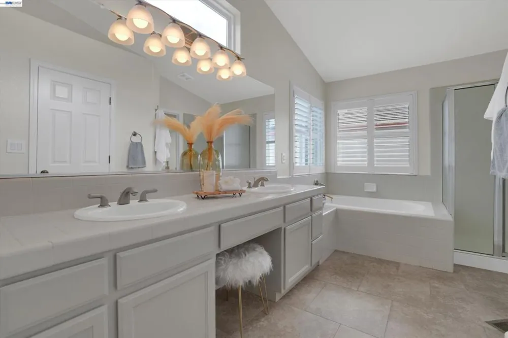 763 grafton st Manteca, CA 95337