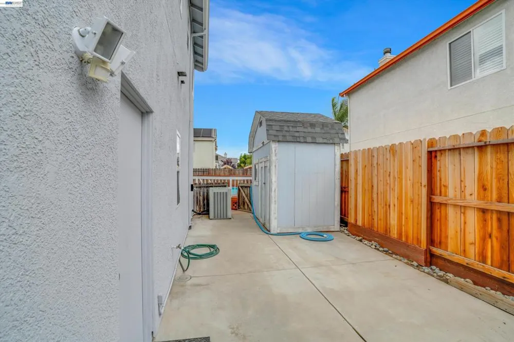 763 grafton st Manteca, CA 95337