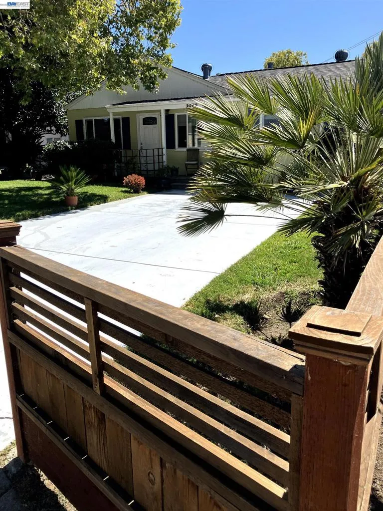 1066 Maple Ave Vallejo, CA 94591