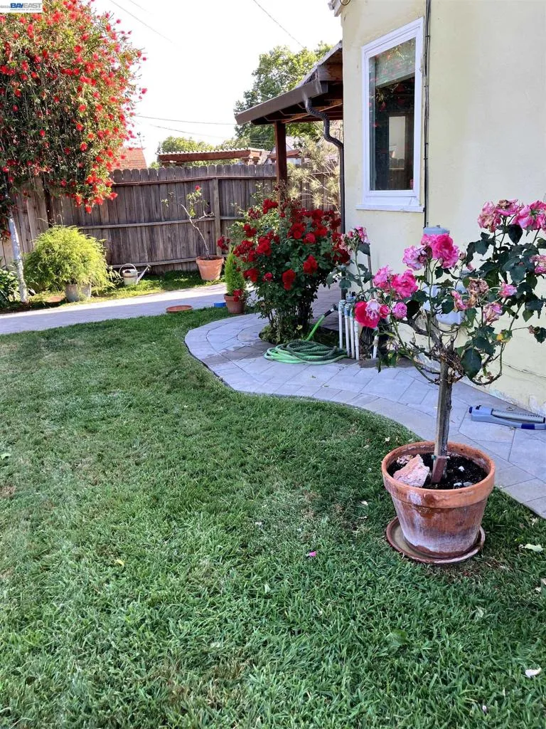 1066 Maple Ave Vallejo, CA 94591