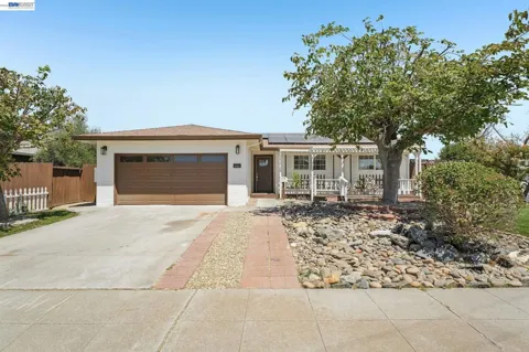 5954 Running Hills Ave