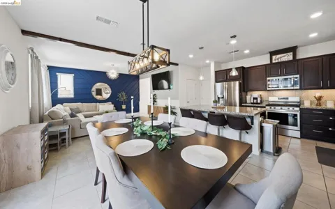 102 Leprino Cir