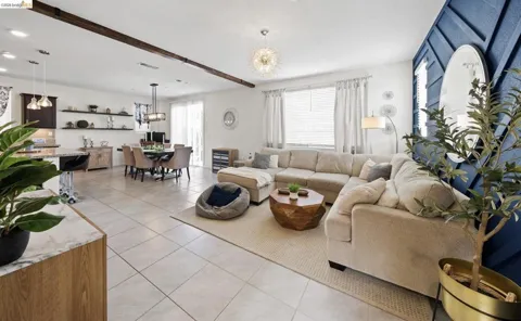 102 Leprino Cir