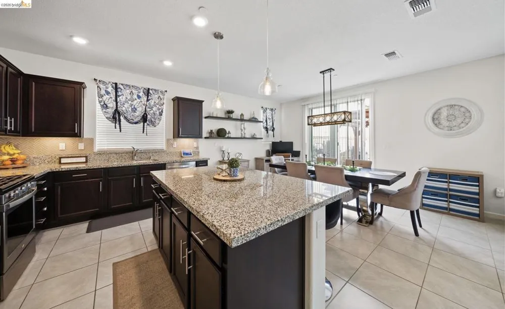 102 Leprino Cir Oakley, CA 94561