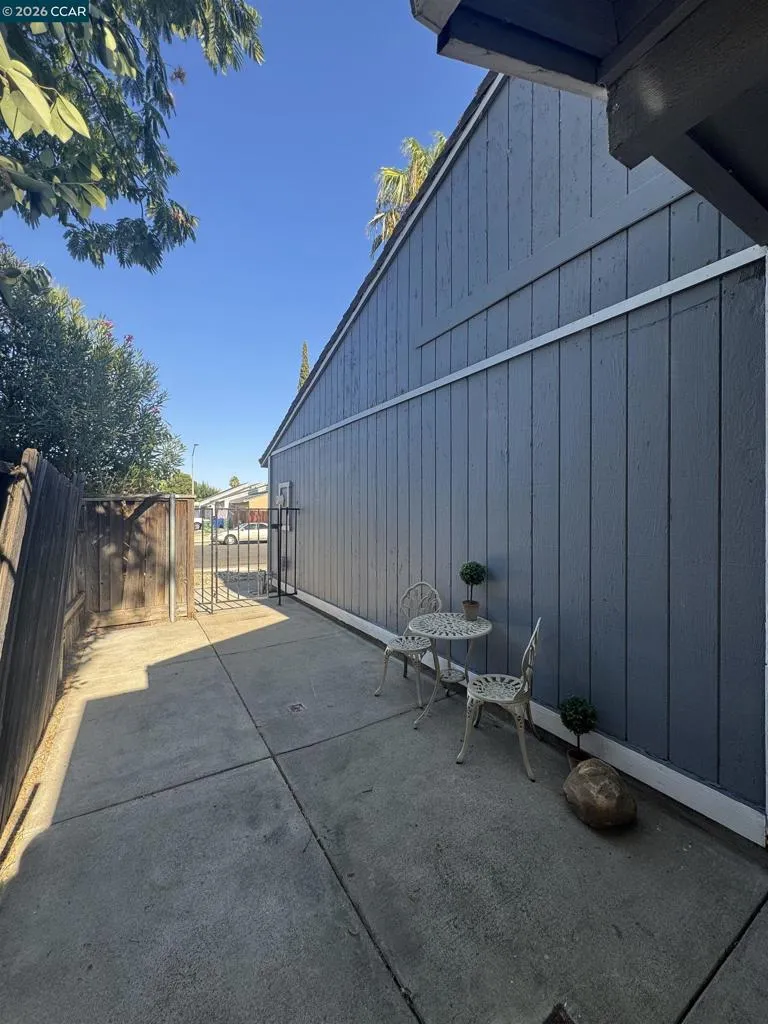 7516 Whisperwillow Dr Sacramento, CA 95828