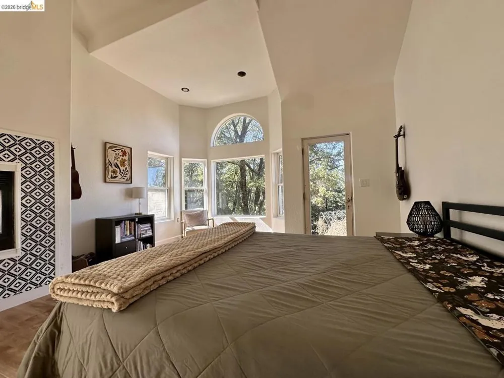 2080 Nelson RD Camino, CA 95709