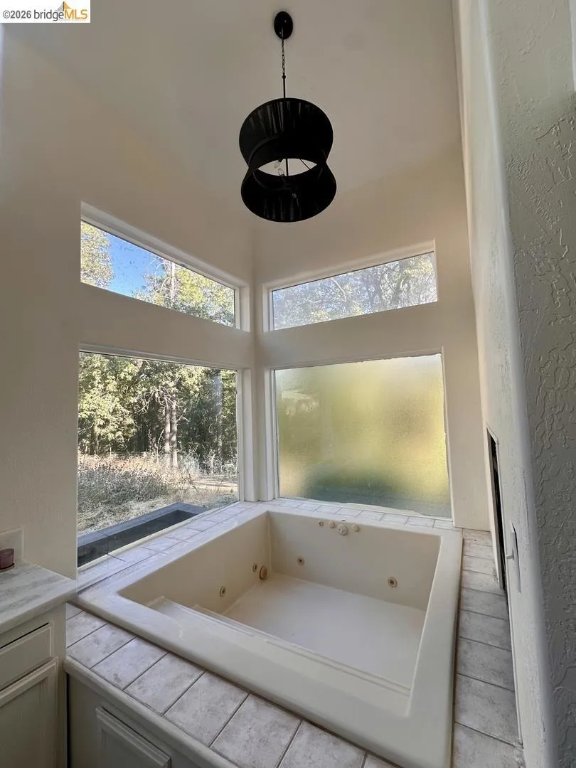 2080 Nelson RD Camino, CA 95709