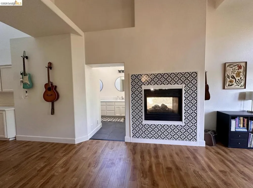 2080 Nelson RD Camino, CA 95709