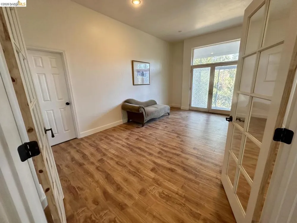 2080 Nelson RD Camino, CA 95709