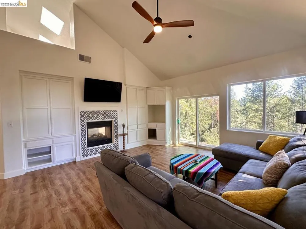 2080 Nelson RD Camino, CA 95709