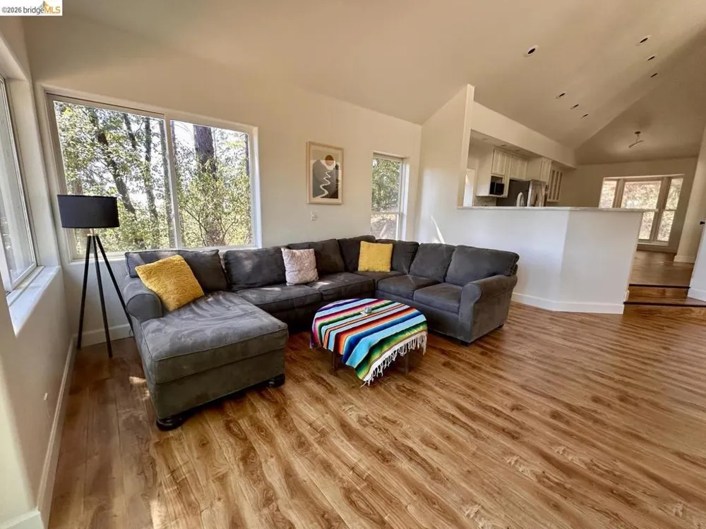 2080 Nelson RD Camino, CA 95709