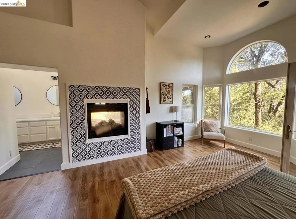 2080 Nelson RD Camino, CA 95709
