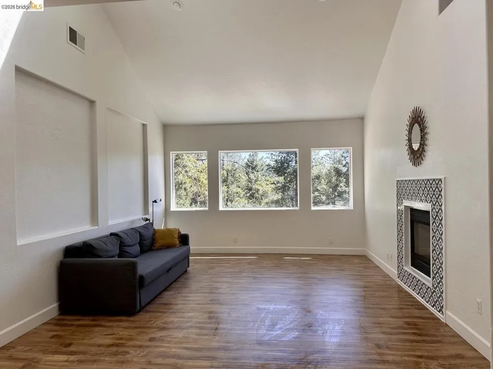 2080 Nelson RD Camino, CA 95709