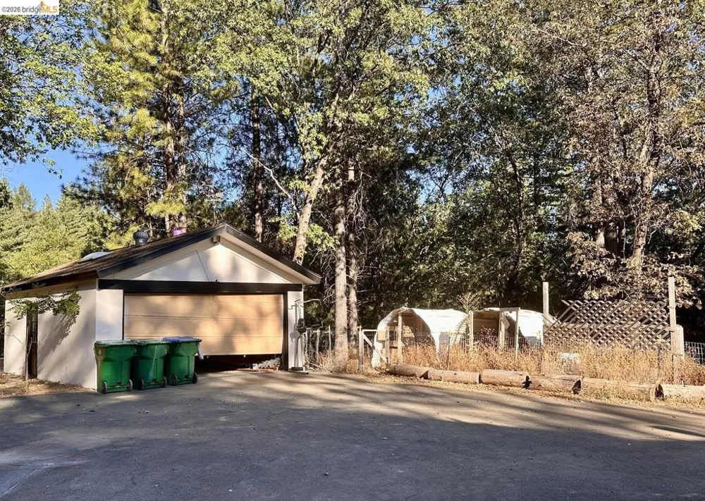 2080 Nelson RD Camino, CA 95709