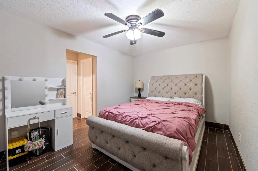 1803 Edgehill Road Pasadena, TX 77502