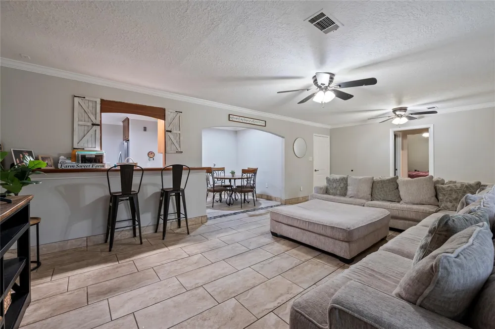 1803 Edgehill Road Pasadena, TX 77502