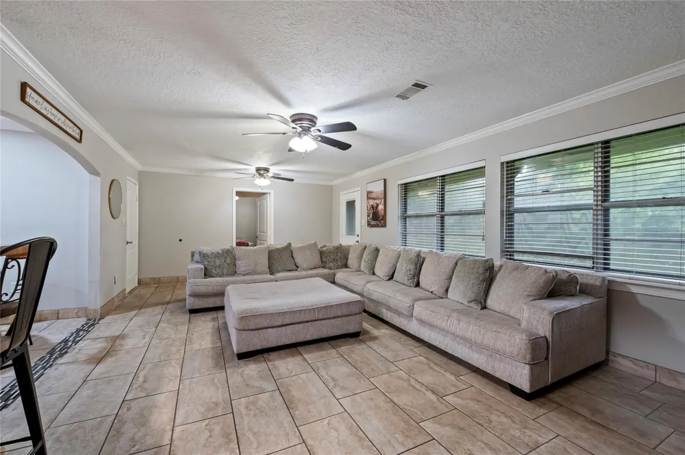 1803 Edgehill Road Pasadena, TX 77502