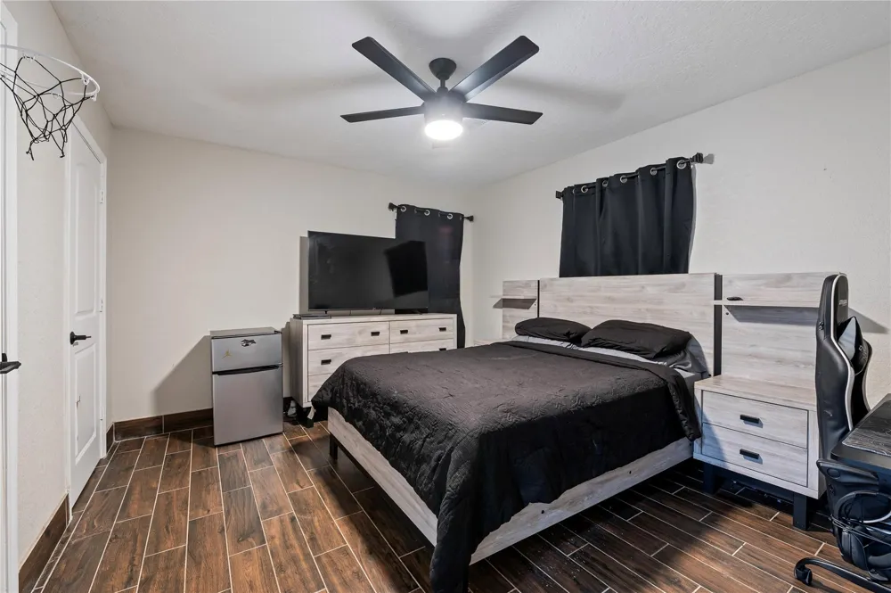 1803 Edgehill Road Pasadena, TX 77502