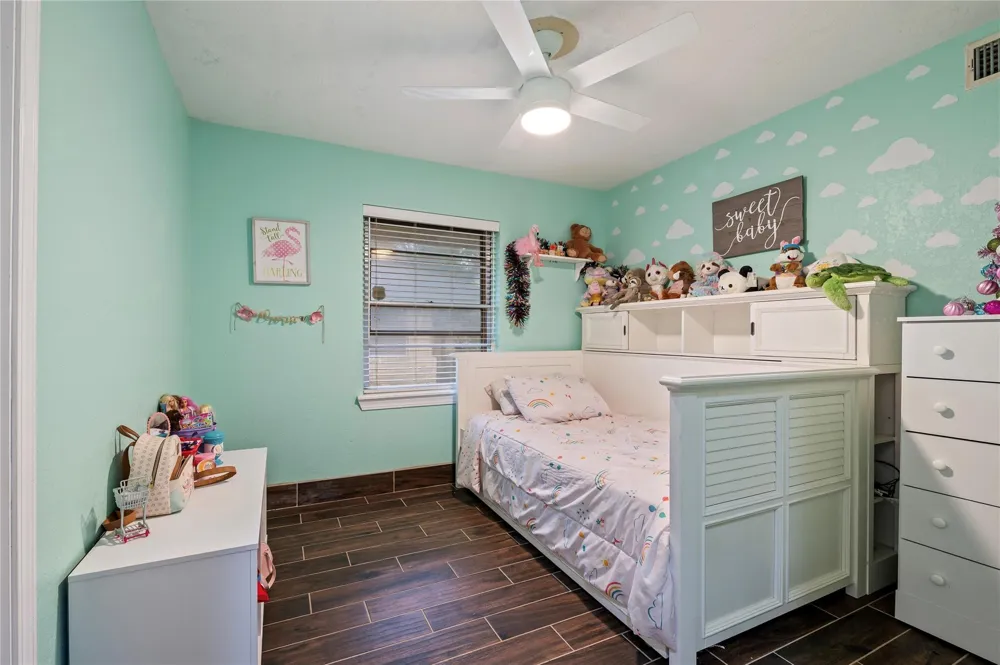 1803 Edgehill Road Pasadena, TX 77502
