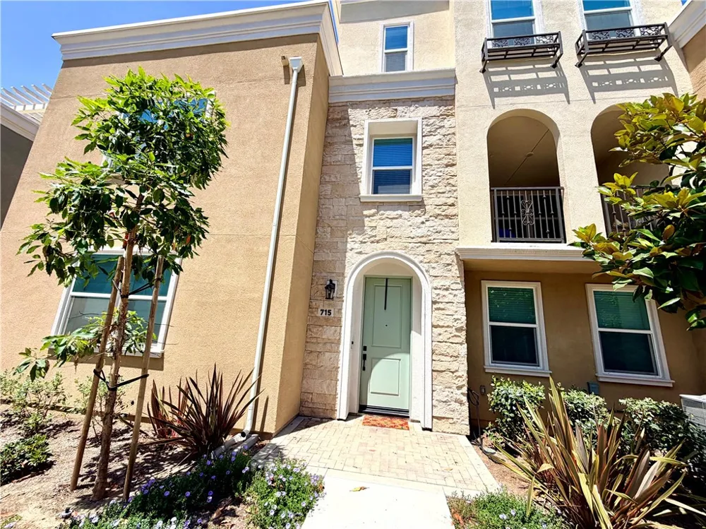715 Winchester Drive Oxnard, CA 93036