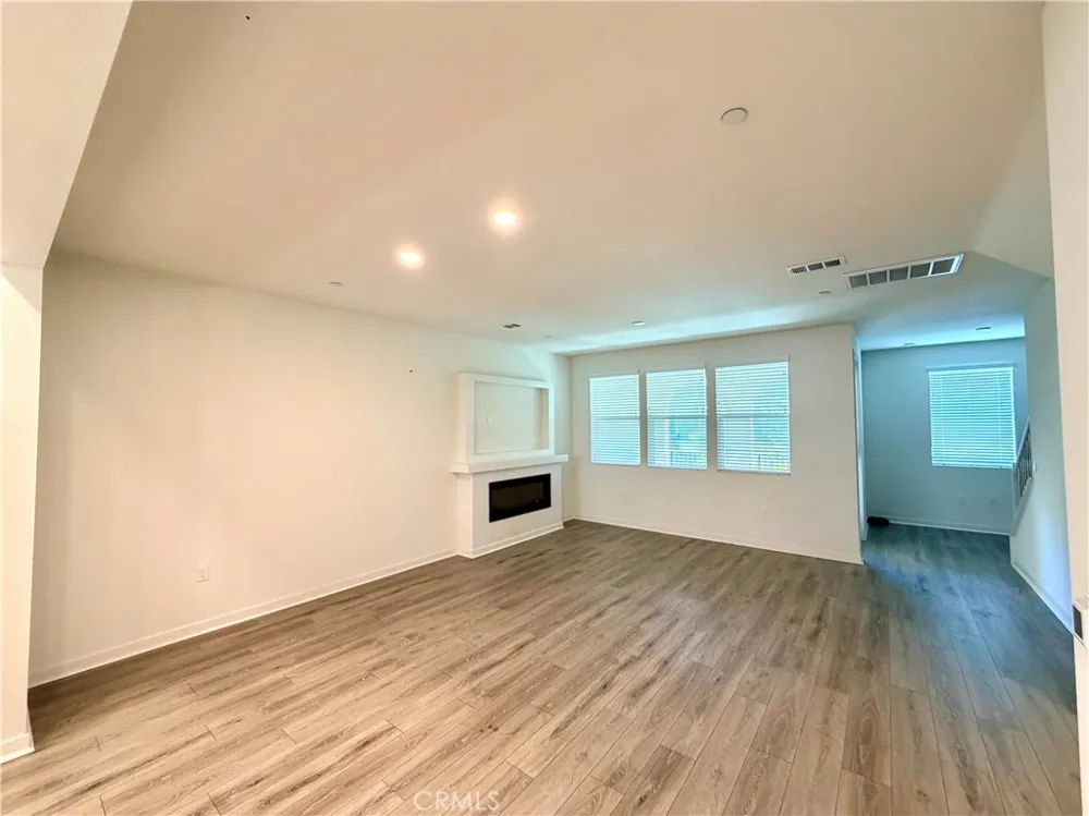 715 Winchester Drive Oxnard, CA 93036