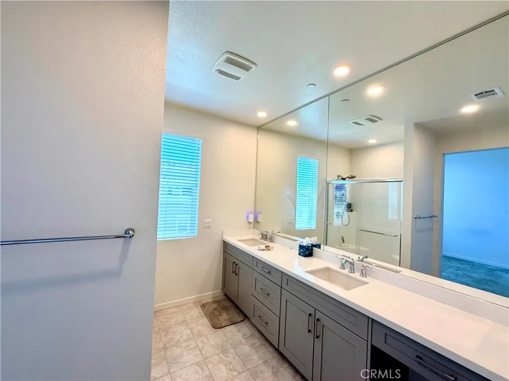 715 Winchester Drive Oxnard, CA 93036