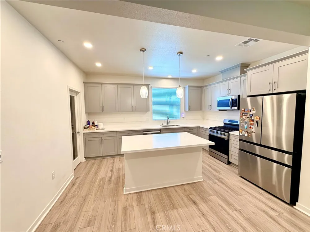715 Winchester Drive Oxnard, CA 93036