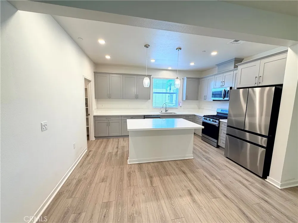 715 Winchester Drive Oxnard, CA 93036