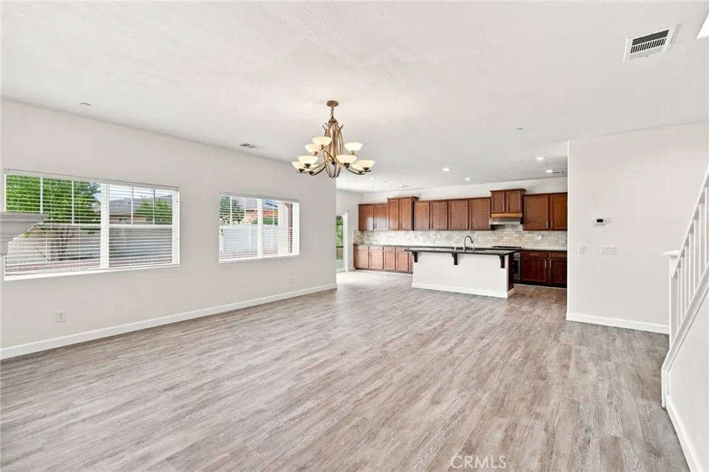 13998 Agate Court Eastvale, CA 92880