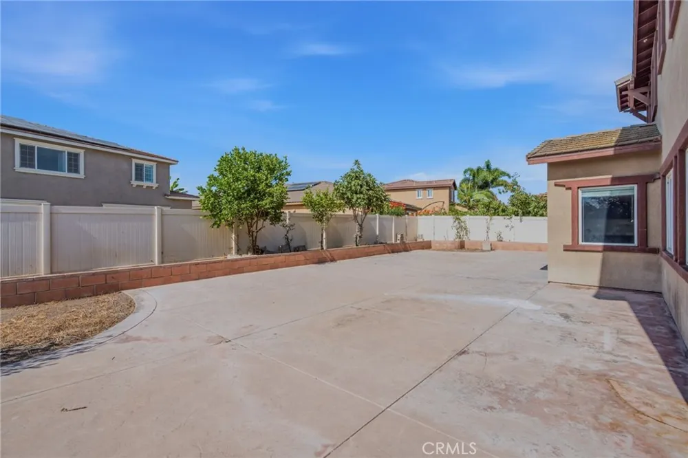 13998 Agate Court Eastvale, CA 92880