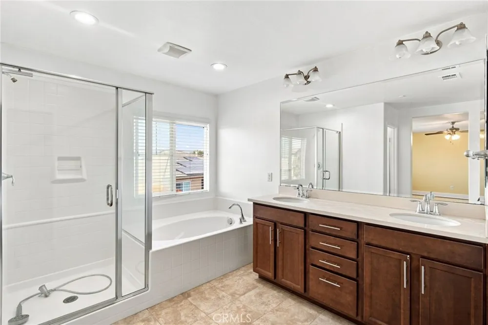 13998 Agate Court Eastvale, CA 92880