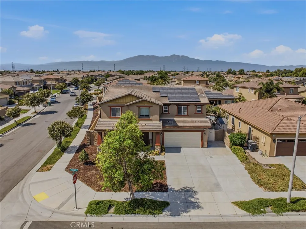 13998 Agate Court Eastvale, CA 92880