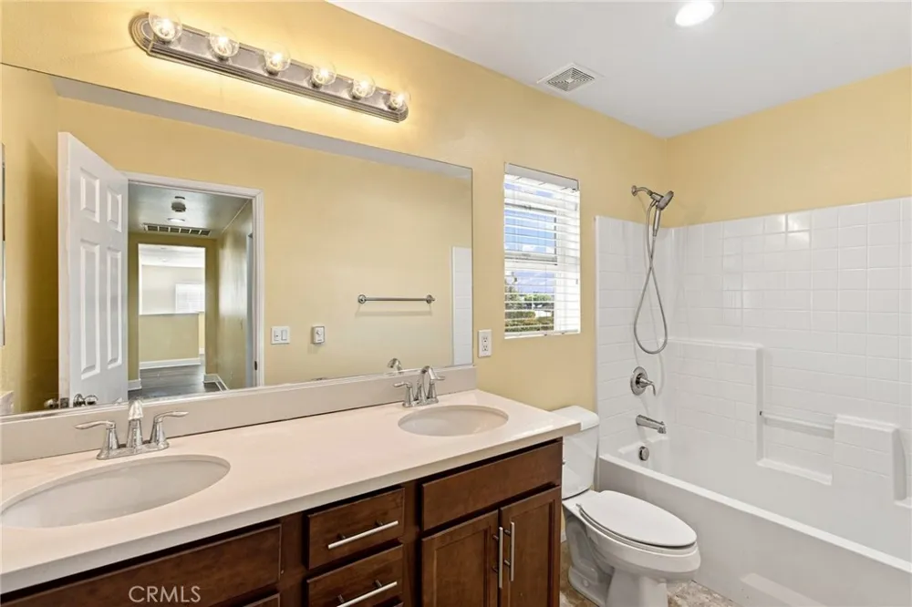 13998 Agate Court Eastvale, CA 92880