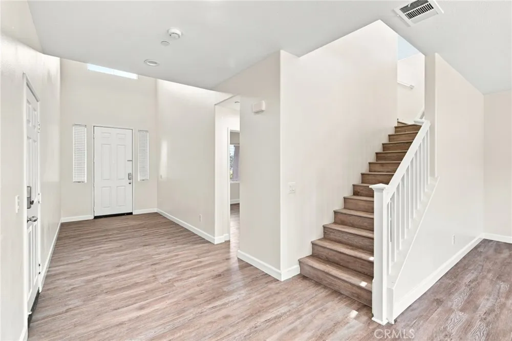 13998 Agate Court Eastvale, CA 92880