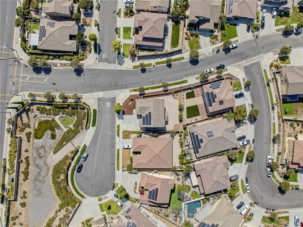 13998 Agate Court Eastvale, CA 92880
