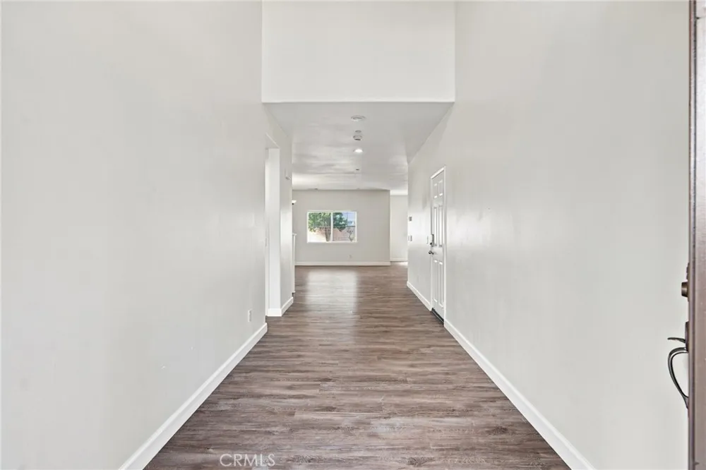 13998 Agate Court Eastvale, CA 92880