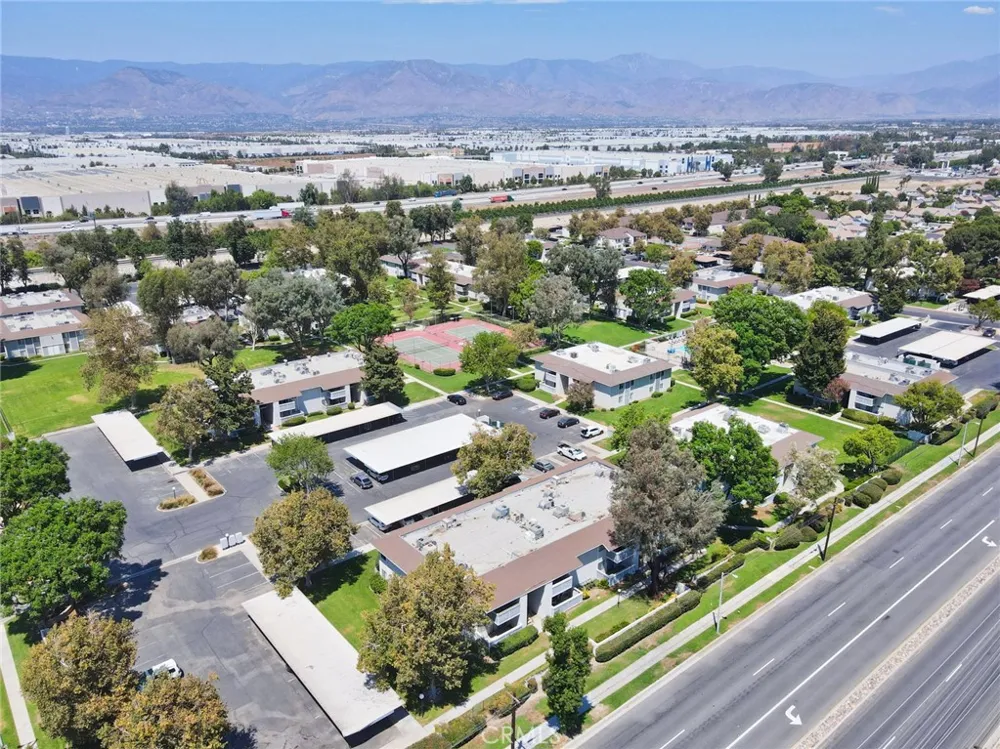 26200 Redlands #5 Redlands, CA 92373