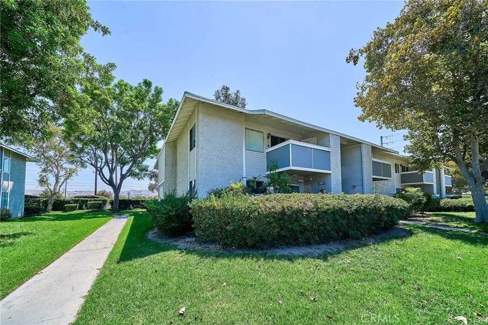 26200 Redlands #5 Redlands, CA 92373