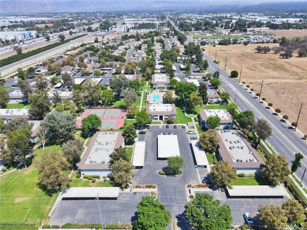 26200 Redlands #5 Redlands, CA 92373