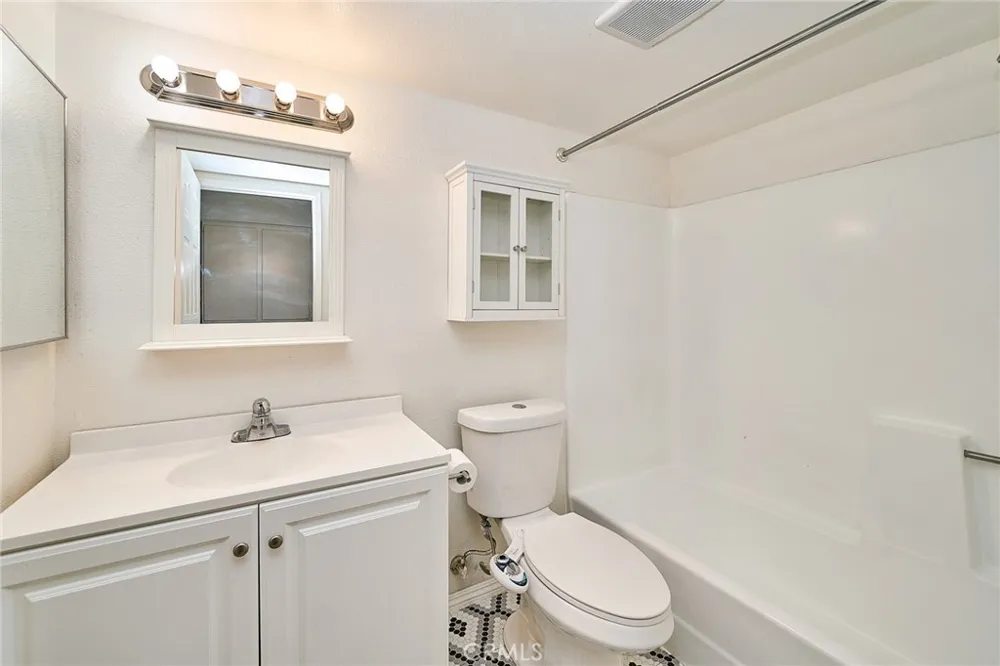 26200 Redlands #5 Redlands, CA 92373